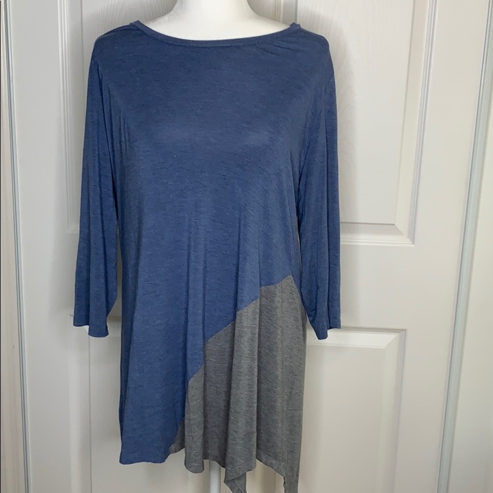 three-quarter length sleeve top